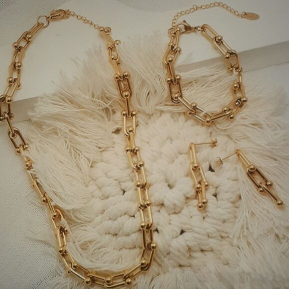 New 3Pc U-Shaped Horseshoe Buckle Bracelet, Earring, Necklace Set New In Box - Picture 3 of 5